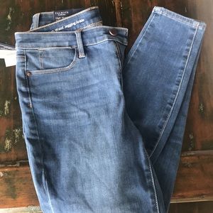 High waist ankle jegging.  NWT